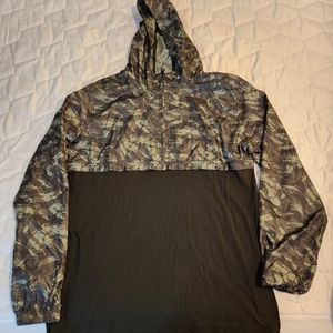 UNDER ARMOUR QUARTER ZIP HOODIE EUC!!